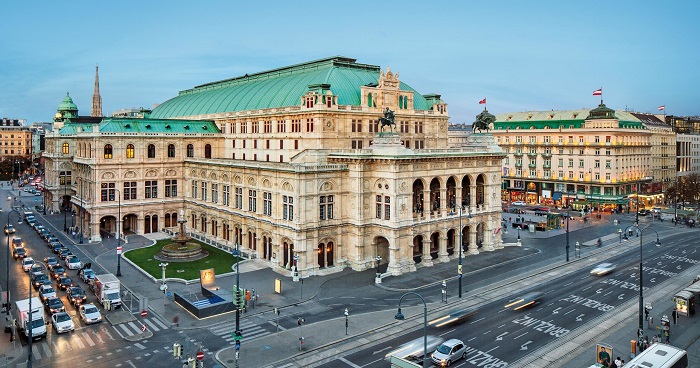 Nhà hát Opera Quốc Gia Vienna là công trình ấn tượng của Áo