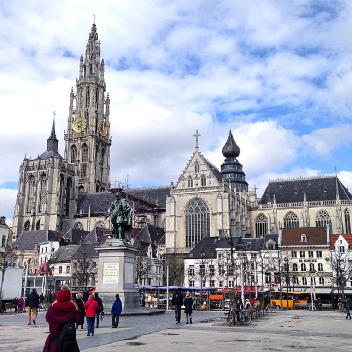 Nhà thờ Đức Mẹ Antwerp là một trong những nhà thờ đẹp ở Bỉ 