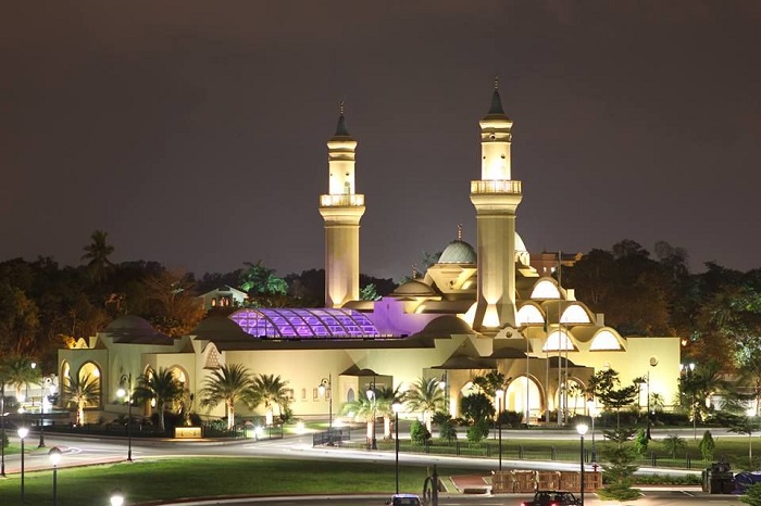 Vẻ đẹp ban đêm nhà thờ Hồi giáo Ash Shaliheen Brunei