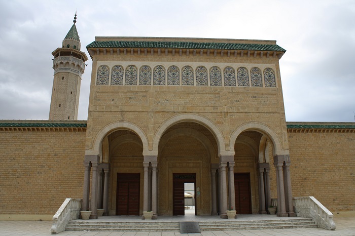 Nhà thờ Hồi giáo Bourguiba là điểm tham quan gần lăng mộ Bourguiba