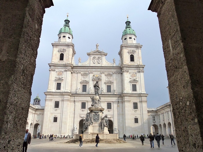 Nhà thờ lớn Salzburg là công trình ấn tượng của Áo