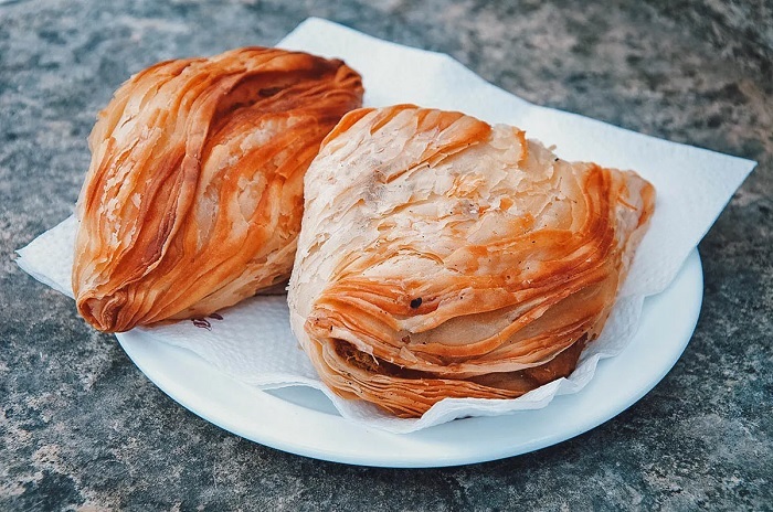 Bánh Pastizz trong ẩm thực Malta