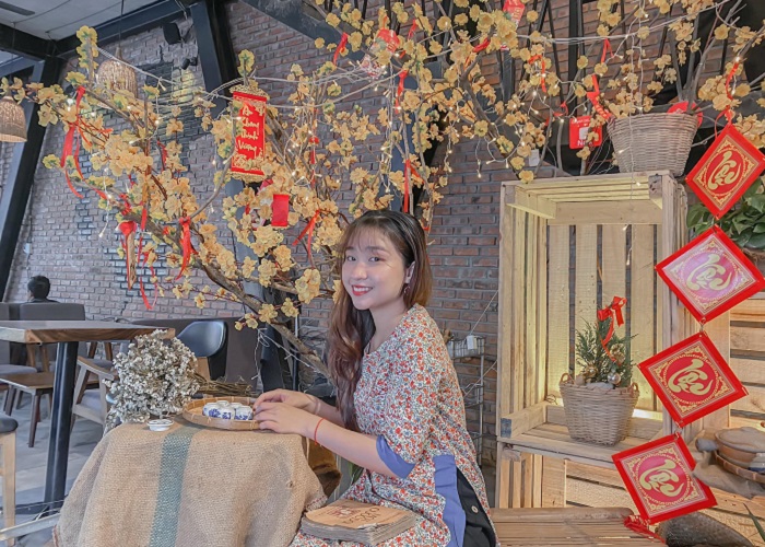 Các quán cà phê trang trí Tết Đà Nẵng  - Mưa Cafe