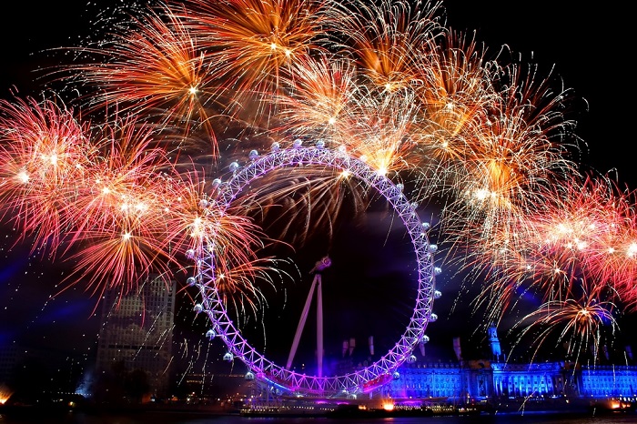 Màn trình diễn pháo hoa ở London, Anh -  nơi đón năm mới đầu tiên trên thế giới