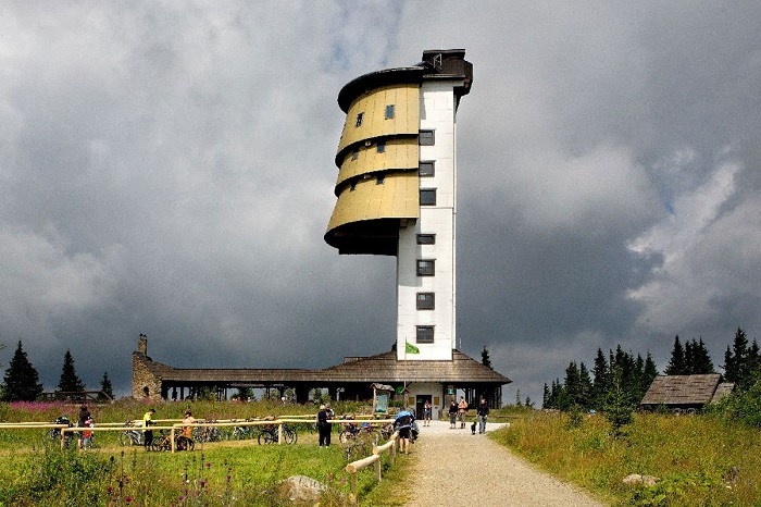Tháp quan sát Poledník ở vườn quốc gia Sumava