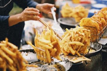 Top món ăn đường phố Hà Nội ngon 'xoắn lưỡi' khách du lịch cũng phải mê