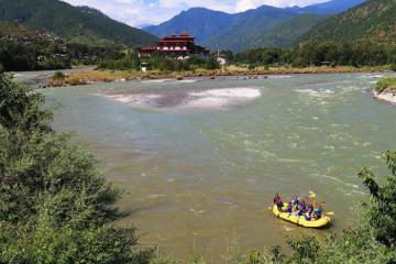 Đến Punakha nhất định phải đi bè trên sông Mo Chhu Bhutan