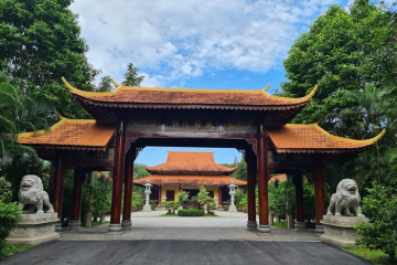 Vãn cảnh đẹp thanh tịnh tại thiền viện Trúc Lâm Thanh Nguyên Bình Dương