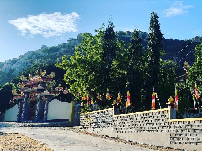 Chùa Trà Cang là ngôi chùa đẹp ở Ninh Thuận