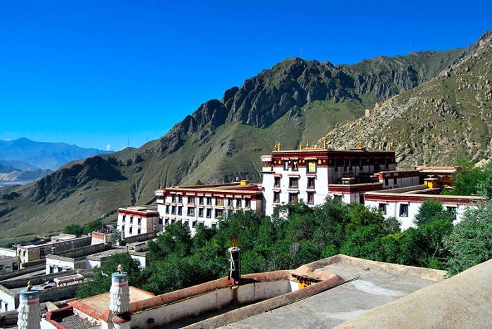 Tu viện Drepung là điểm tham quan gần cung điện Polata Tây Tạng