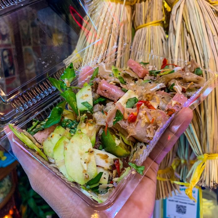 What to eat at Quy Nhon night market