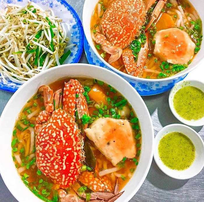 Famous Phu Quoc crab noodle soup