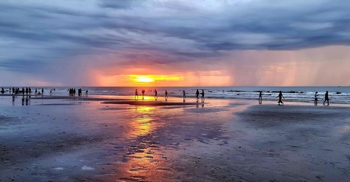 Tien Trang beach, Thanh Hoa - watching the sunrise