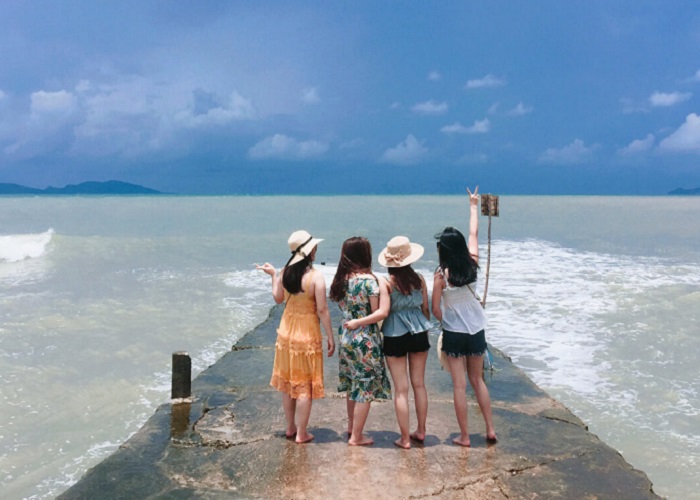 Quan Lan tourist attractions - Son Hao beach