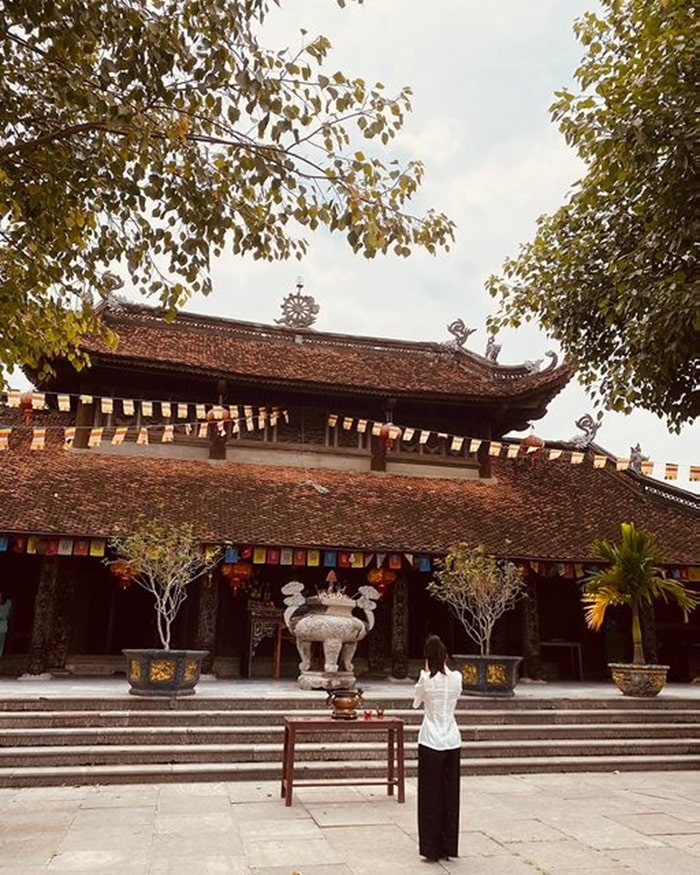 Phu Tho tourist destination - Dai Bi Pagoda