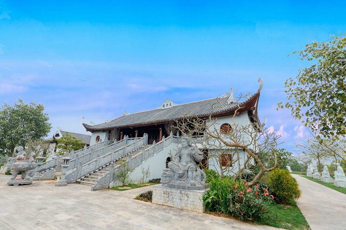 Phu Tho tourist destination - Thien Long Pagoda
