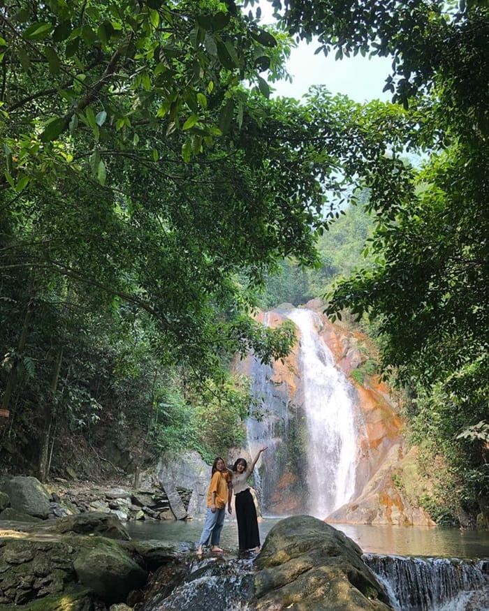 Phu Tho tourist destination - Van Mo waterfall