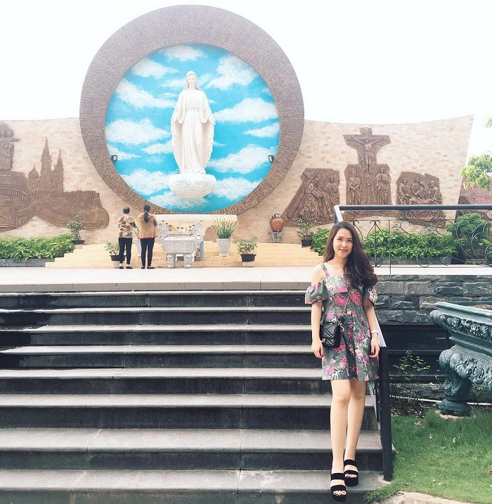 Travel to Binh Duong 1 day - Phu Cuong church