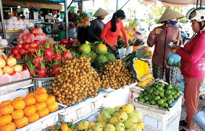 Explore Binh Dien fruit market