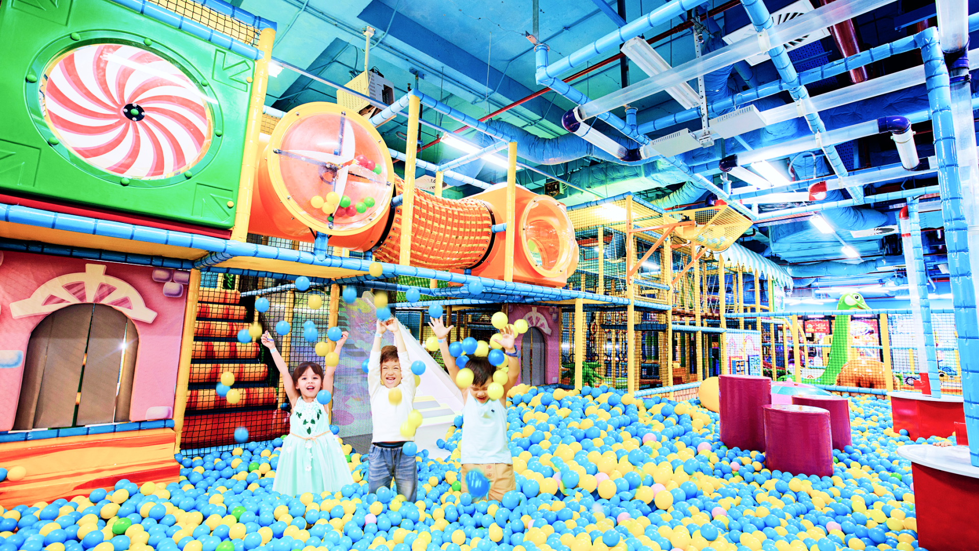 Children's play area in Saigon - Tiniworld Amusement Park District 3