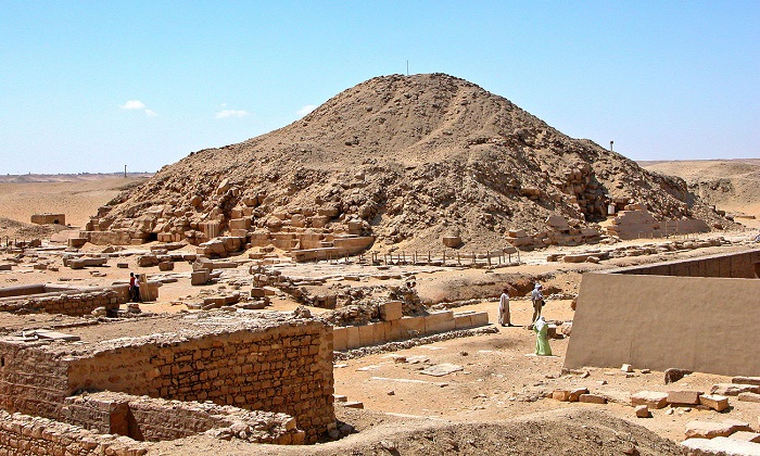 Kim tự tháp Unas là điểm tham quan ở nghĩa địa Saqqara