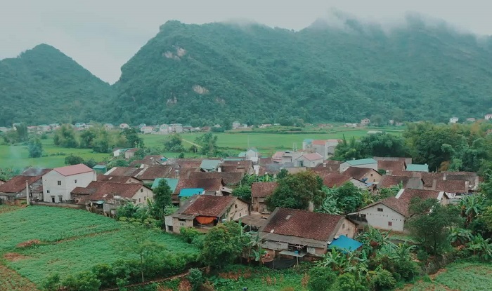 Na Vi Cao Bang ancient stone village with ancient stone houses located close together