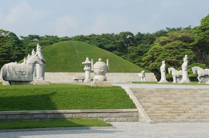 Đôi nét về lăng mộ Đông Minh Vương