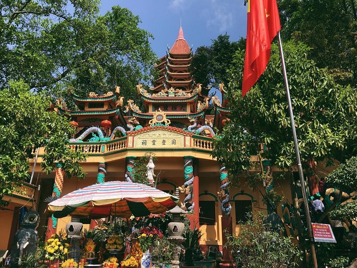 Đền Mẫu Đồng Đăng là ngôi đền Mẫu ở Việt Nam có lịch sử lâu đời 