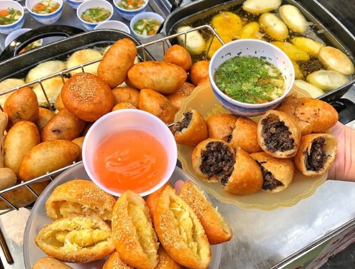 Snack shop in Ninh Binh - Saigon Cake