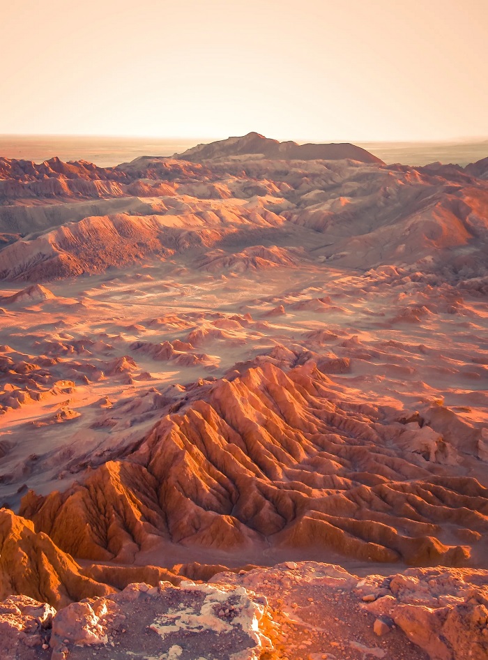 Valle de la Luna ở sa mạc Atacama là một địa điểm du lịch Nam Mỹ