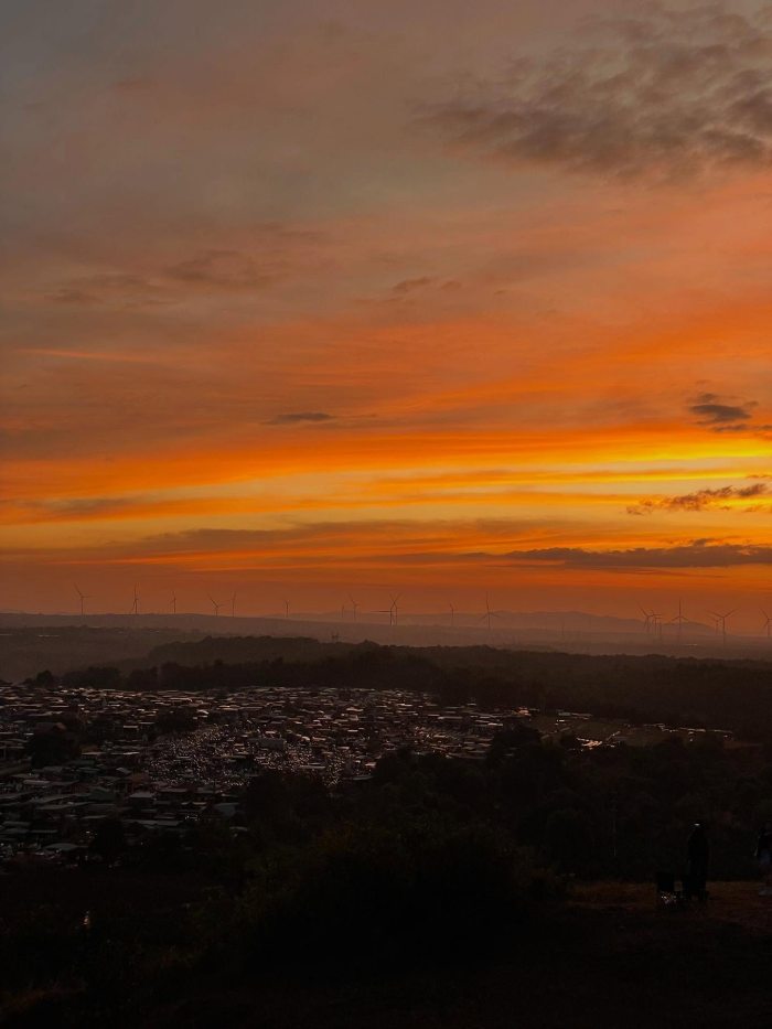 Núi đá Pleiku  điểm ngắm hoàng hôn ở Gia Lai 