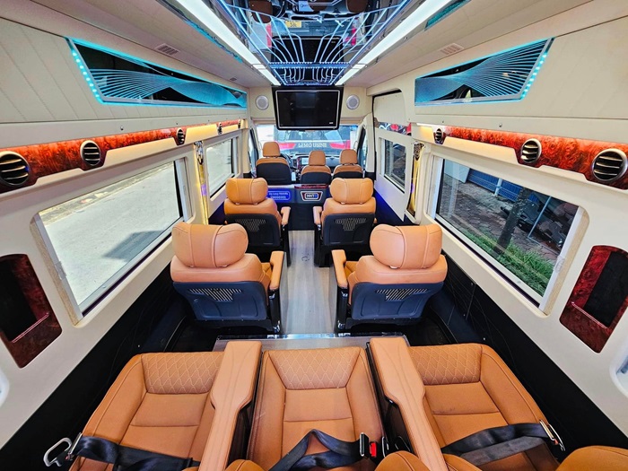 hãng xe limousine Hạ Long - Hà Nội - Hạ Long Travel