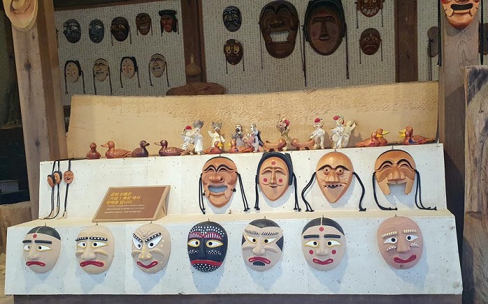 Ghé thăm bảo tàng và các phòng triển lãm là trải nghiệm không nên bỏ lỡ ở làng dân gian Yongin