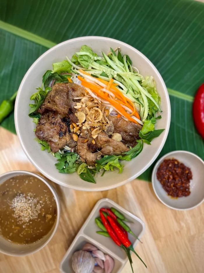 Quán bún thịt nướng ngon ở Huế 