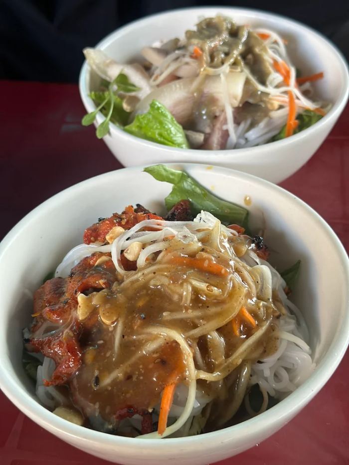 Quán bún thịt nướng ngon ở Huế 