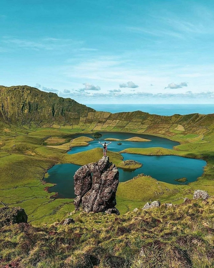 Corvo là hòn đảo nhỏ nhất thế giới có cảnh quan đẹp