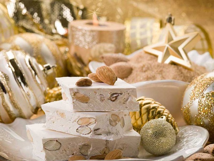 Torrone là món ăn Giáng sinh ở Ý phổ biến