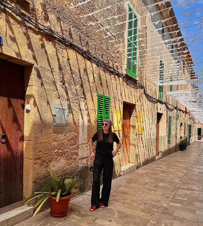 Khám phá những con phố đẹp nhất ở Alcúdia là điều nên làm ở phố cổ Alcudia 