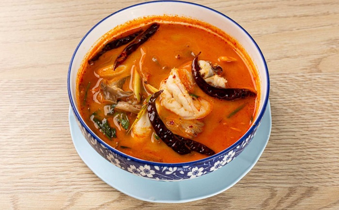 Hai Som Tam Convent là địa điểm thưởng thức Tom Yum Thái Lan ngon nhất Bangkok