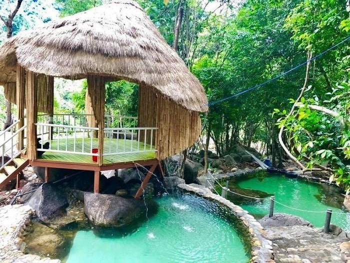 Khu du lịch sinh thái Suối Chí là điểm tham quan kết hợp khi đến đèo Long Môn 