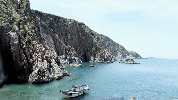 Di tích ở đảo Yến Bình Định