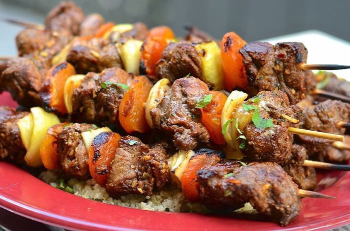 Brochettes là món thịt nướng nổi tiếng ở Marrakech - Ảnh: Catherine Cuisine