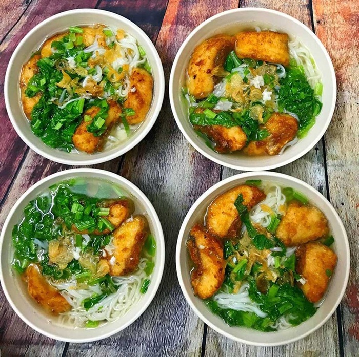 Du khách có thể thưởng thức bánh đa cá rô đồng Ninh Bình - Ảnh: Du lịch Ninh Bình
