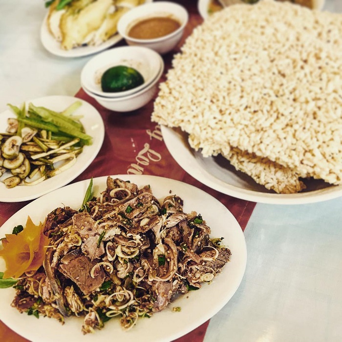 Tùy nhu cầu mà bạn thưởng thức ẩm thực Ninh Bình ở quán ăn bình dân hay nhà hàng sang trọng - Ảnh: Lữ Hành Việt Nam
