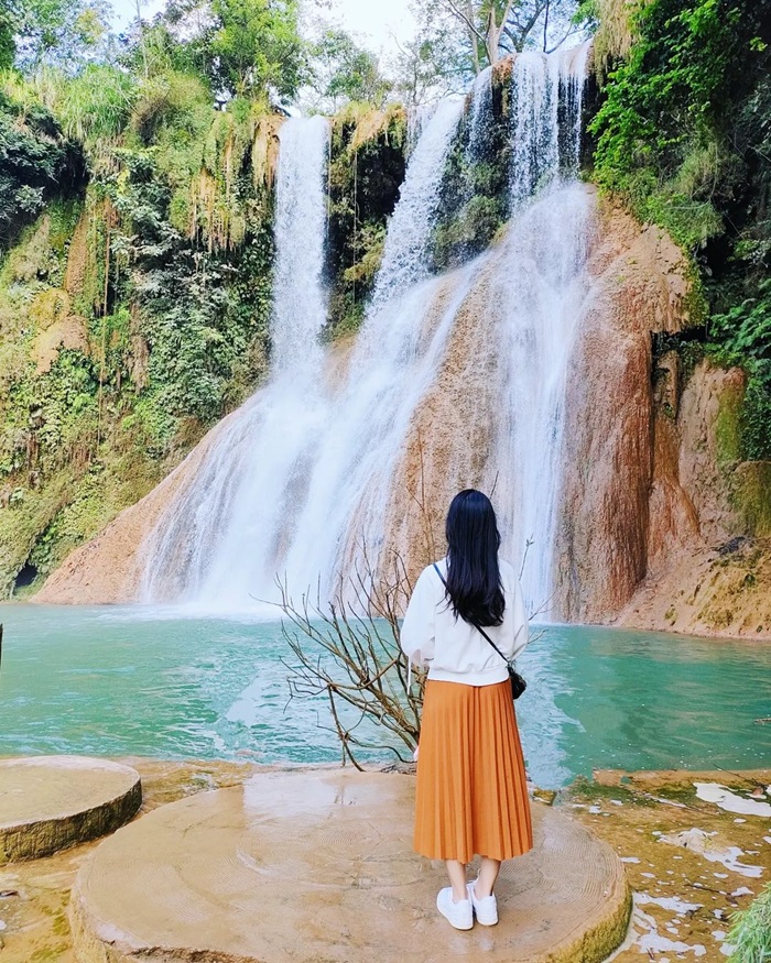 Thác Dải Yếm là điểm chụp ảnh đẹp ở Mộc Châu, du khách không thể bỏ lỡ - Ảnh: iVIVU