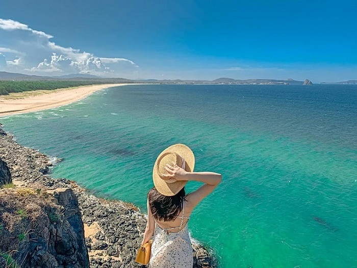 Hãy check-in lưu lại vẻ đẹp hoang sơ của bãi biển Rạng - Ảnh: Internet