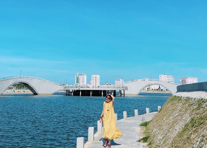 Hồ điều hòa Hồ Sơn tọa độ sống ảo gây sốt mạng xã hội thời gian qua - Ảnh: Internet