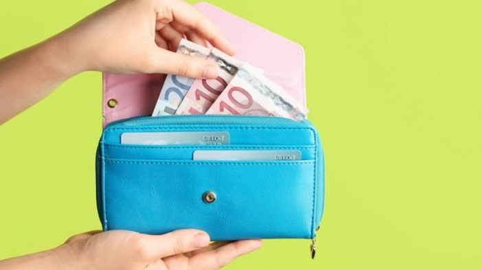 Cần chuẩn bị một ít tiền mặt trong chuyến du lịch Quảng Trị tự túc - Ảnh: Internet