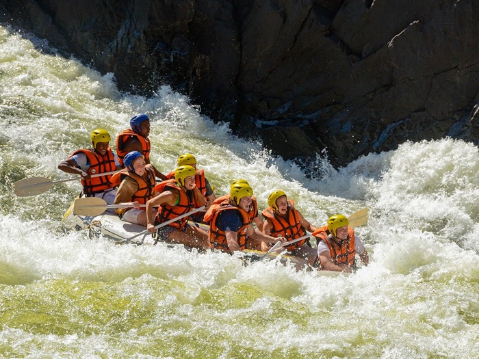 Chèo thuyền vượt thác là hành trình đầy kịch tính - Ảnh: Tripadvisor