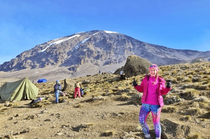 Chinh phục núi Kilimanjaro là hoạt động mạo hiểm ở châu Phi - Ảnh: Helen in Wonderlust